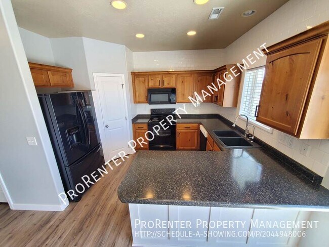 Building Photo - 1005 N 740 W