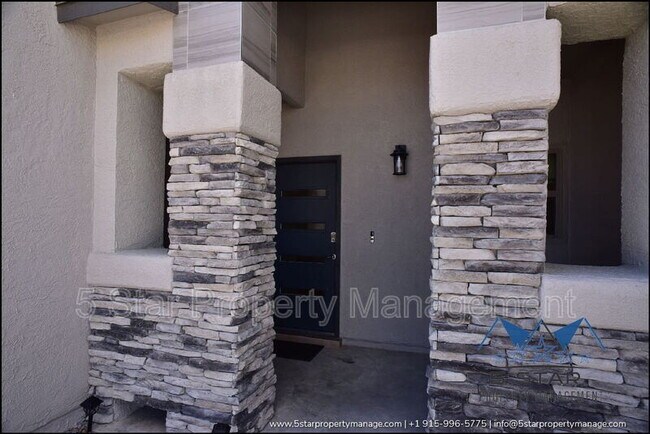 Building Photo - 3545 Essence St