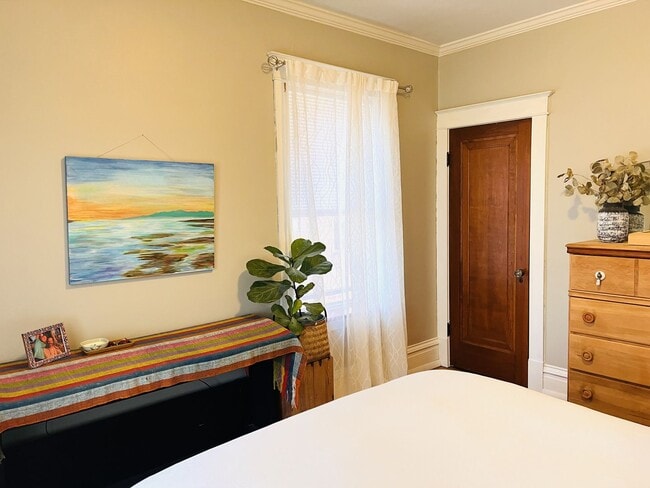 Building Photo - 3668 Wilmington Ave