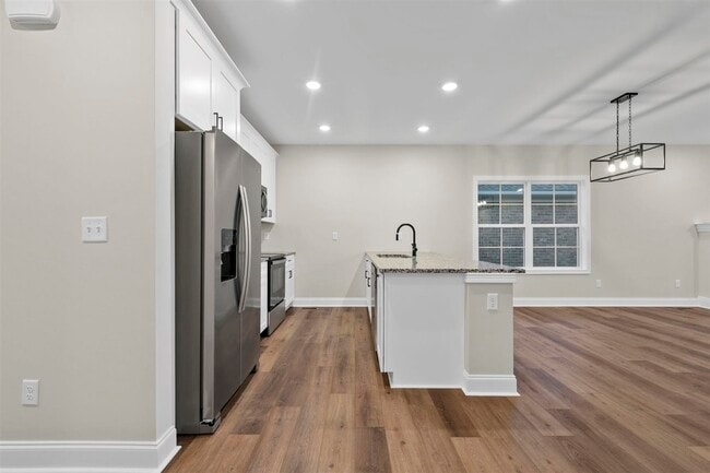 Building Photo - 716 Sheldrake Ln