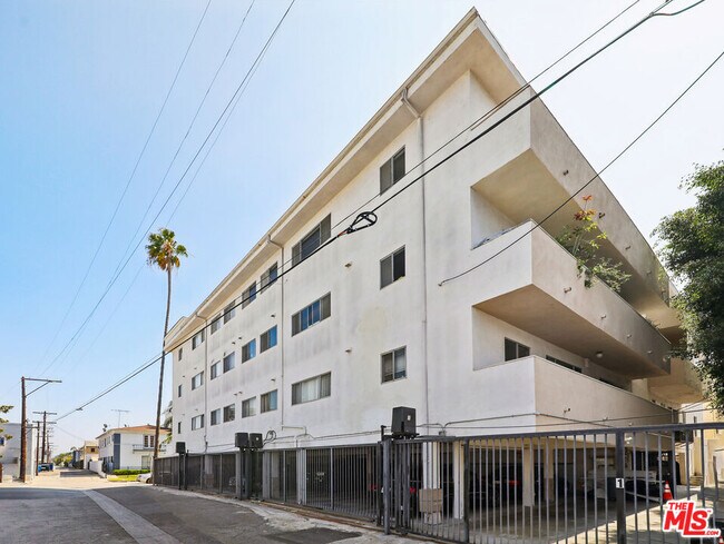 Building Photo - 131 Orlando Ave