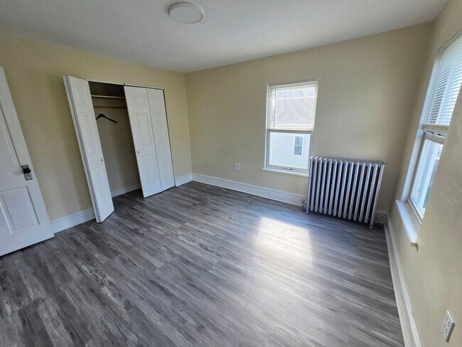 Building Photo - 2111 N 1st Ave