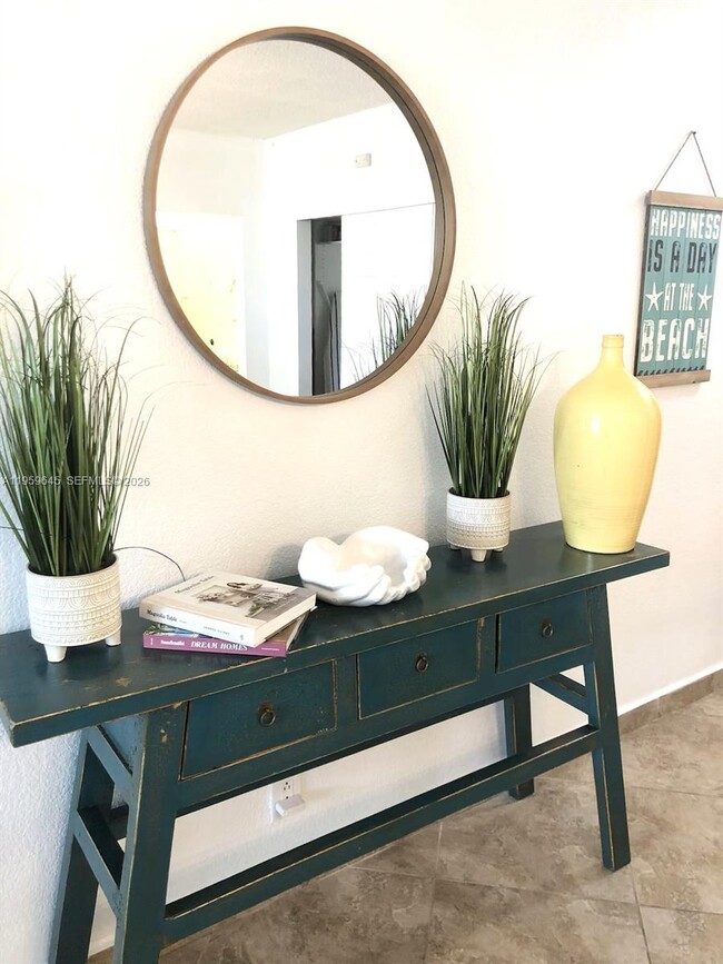 Building Photo - 3901 S Ocean Dr