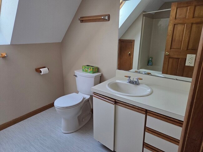 Building Photo - 938 East St