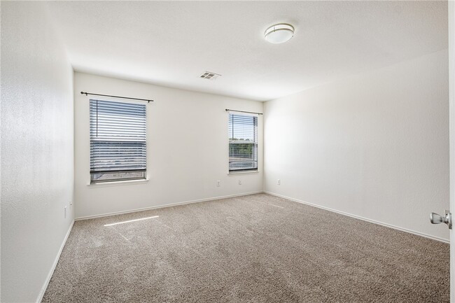 Building Photo - 8109 Verbank Villa