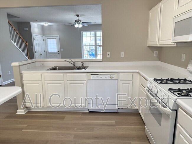 Building Photo - 4123 Howell Park Rd