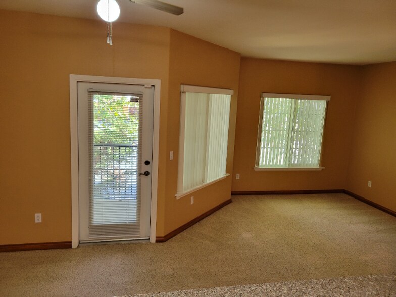 Building Photo - 4200 E Commerce Way