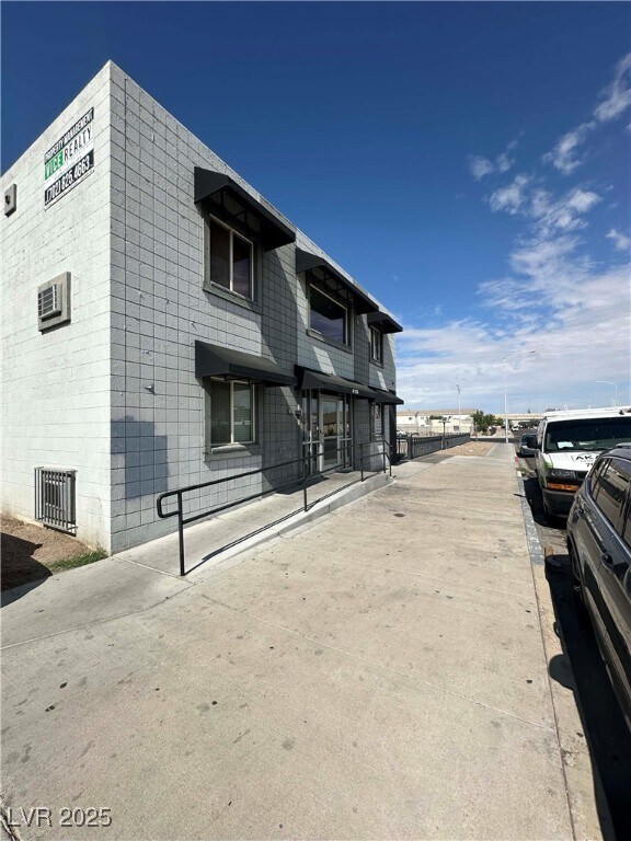 Primary Photo - 223 N 9th St