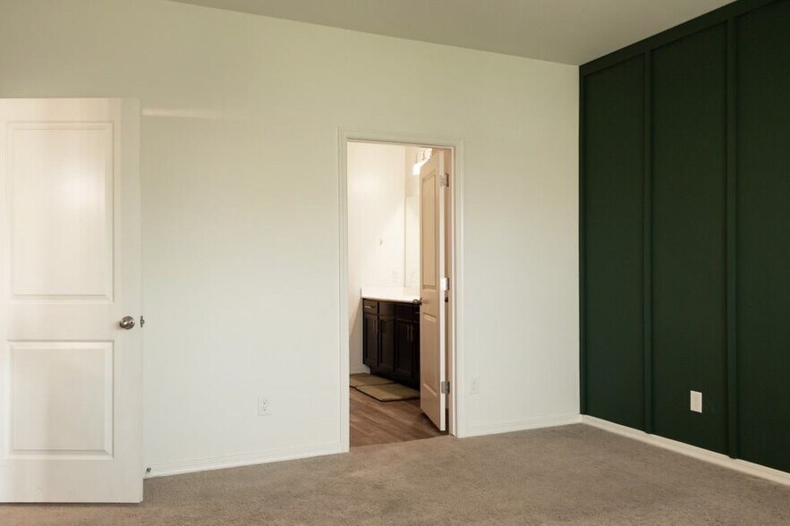 Building Photo - 4590 W Foldwing Dr