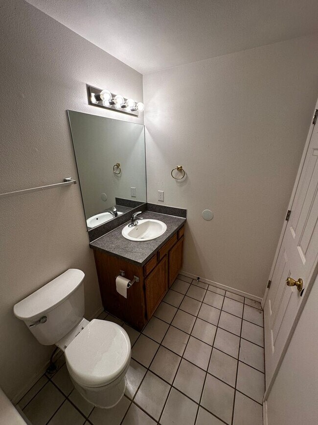 Building Photo - Recently Renovated Two Bedroom Two Bath Duplex
