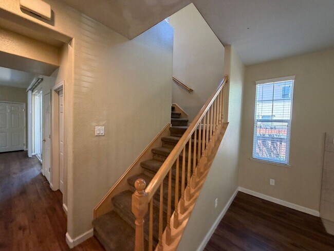 Building Photo - 6732 S Gaja