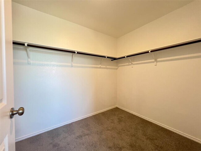 Building Photo - 102 Wolseley Dr