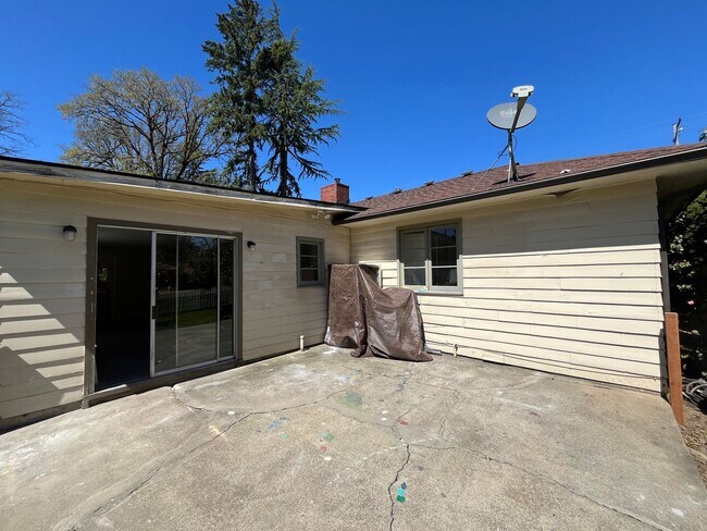 Building Photo - Charming 3-Bedroom Home with Bonus Room in Prime Beaverton Location Cedar Hills Neighborhood!!!