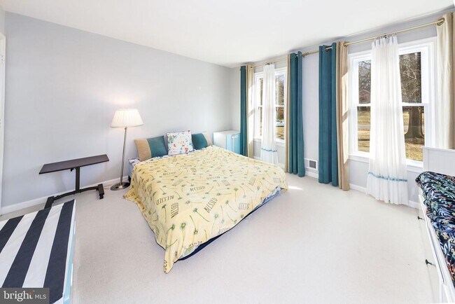 Building Photo - 980 Old Holly Dr