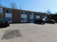Building Photo - AVAILABLE NOW! Exceptional centrally located One bedroom Millcreek Apartment near LECOM One bedro...
