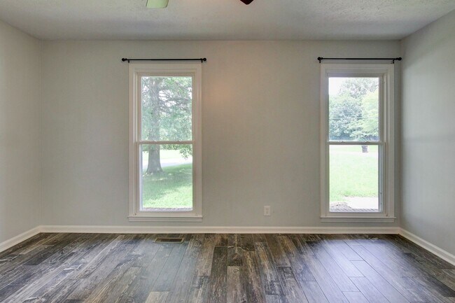 Building Photo - 180 Kings Deer Dr