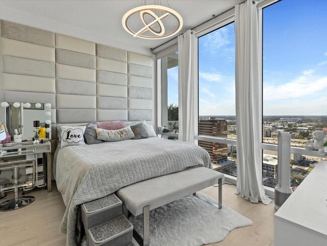 Building Photo - 150 E Robinson St