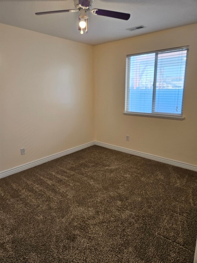 Building Photo - 1023 W Boston Ct