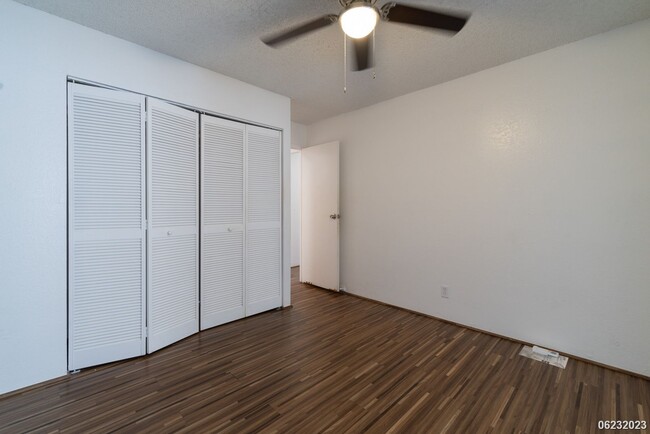 Building Photo - Fully remodeled 3BR/2BA/2CarGarage Single ...