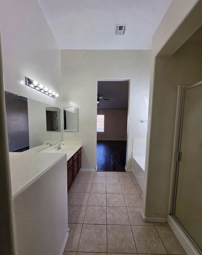 Building Photo - 3924 N Wicca Way