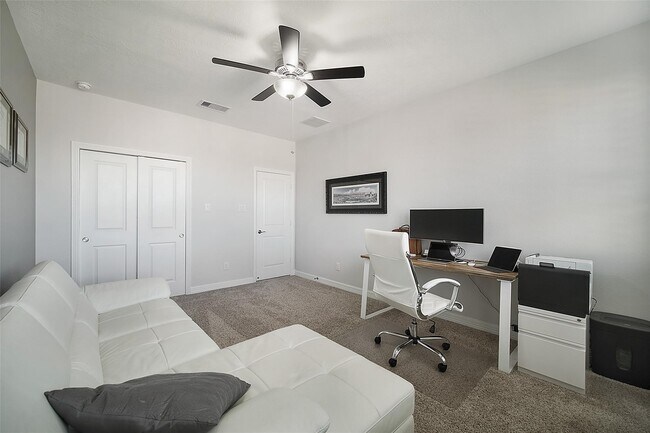 Building Photo - 4303 Cottonwood Creek Ln