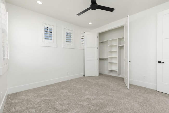 Building Photo - Beautiful 5 bed | 4 Bath | 3 Car Garage
