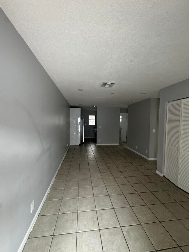Building Photo - 518 Avenue I