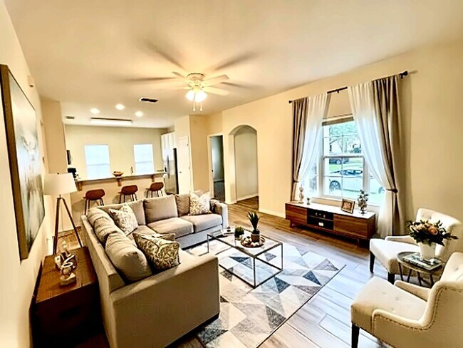 Building Photo - 1107 Croton Pl