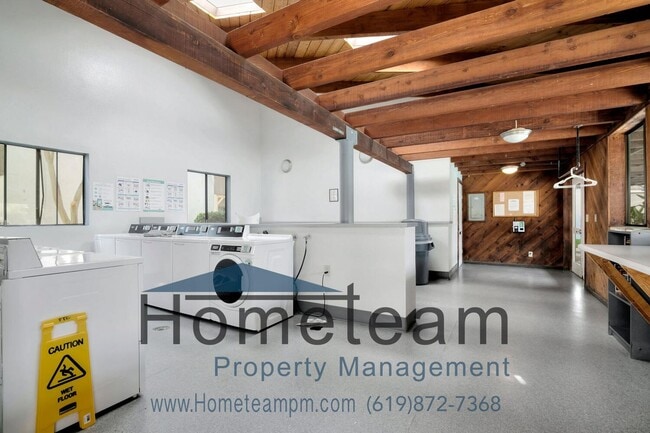 Building Photo - **$500 MOVE IN CREDIT** 2BR/2BA 894SQFT MISSION VALLEY CONDO * New Flooring *