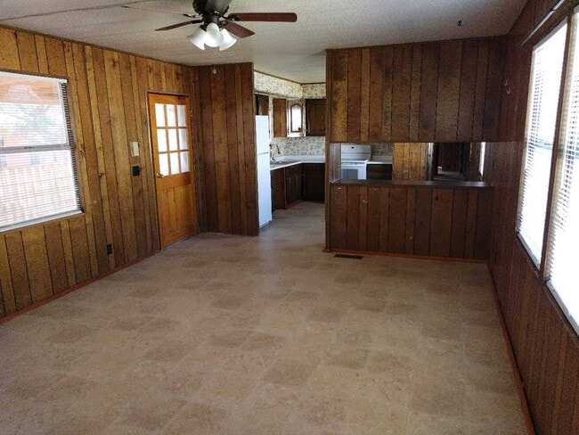 Building Photo - 14528 Annegret Dr