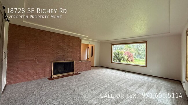 Building Photo - 18728 SE Richey Rd