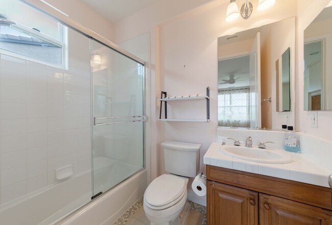 Building Photo - 935 Heron Cir
