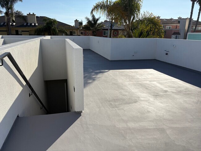 Building Photo - 258 Donax Ave