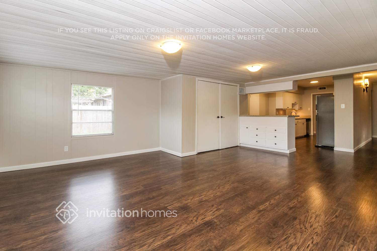 Building Photo - 920 S Waterview Dr