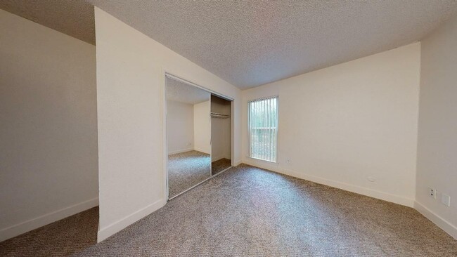 Bedroom - Cambridge House Apartments