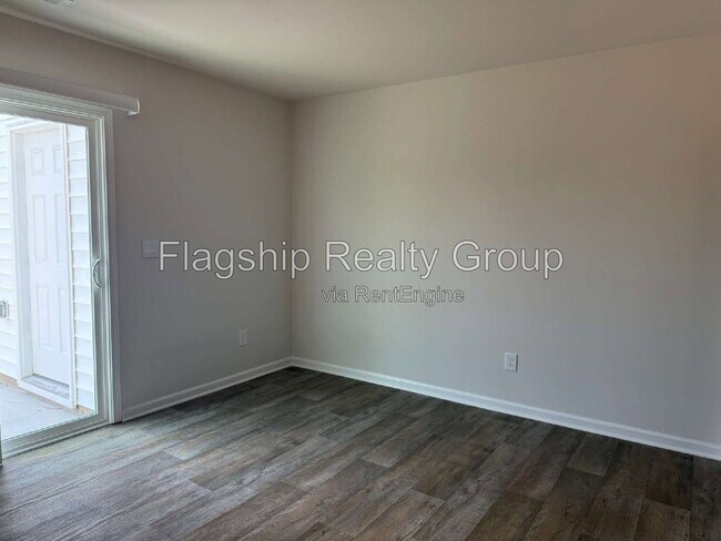 Building Photo - 4109 Laurel Rdg Dr