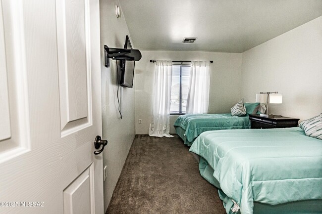 Building Photo - 4830 S VALLECANO Dr