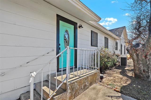 Building Photo - 125 E Tabb St