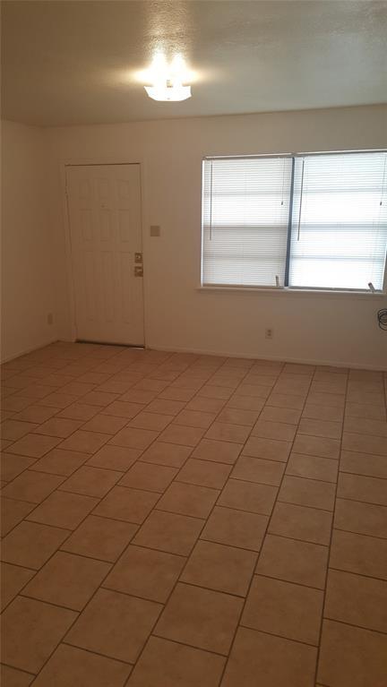 Building Photo - 701 S Cherry St