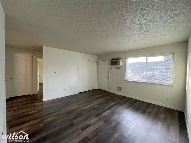 Building Photo - 408 W Pierce St