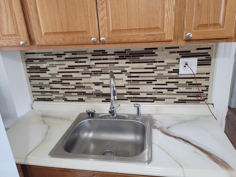 Building Photo - 366 North St