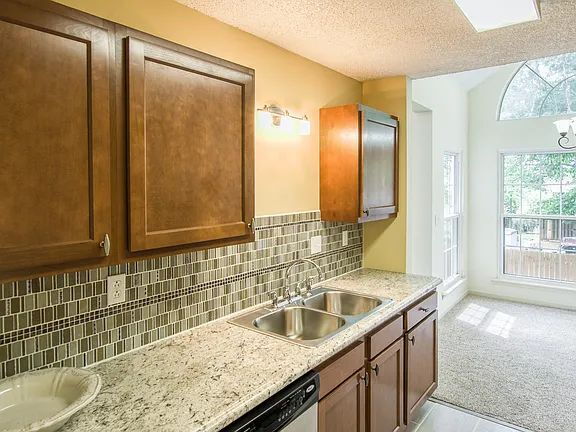 Building Photo - 1014 Stones Throw Dr NW