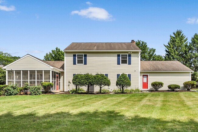 Building Photo - 684 Steinman Ct