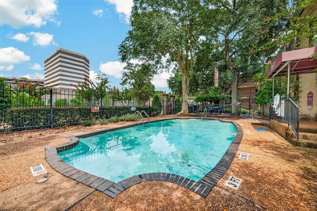 Building Photo - 4515 Briar Hollow Pl