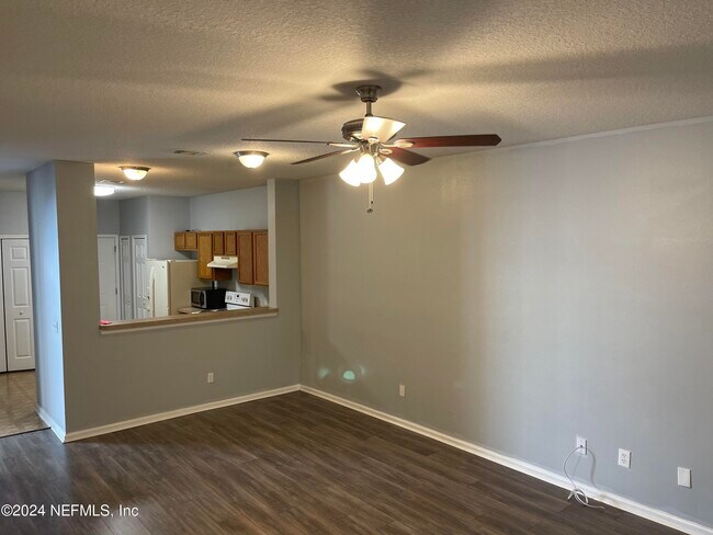 Building Photo - 4734 Playpen Dr