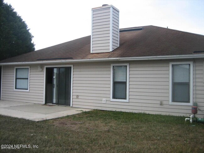 Building Photo - 13572 Lobo Ct