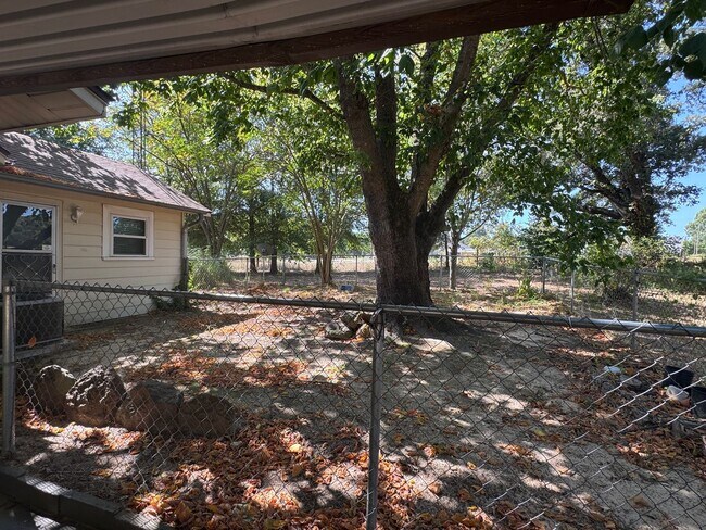 Building Photo - 10261 FM 724