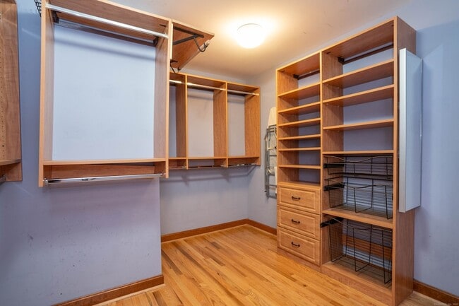 Building Photo - 3 Eton Pl