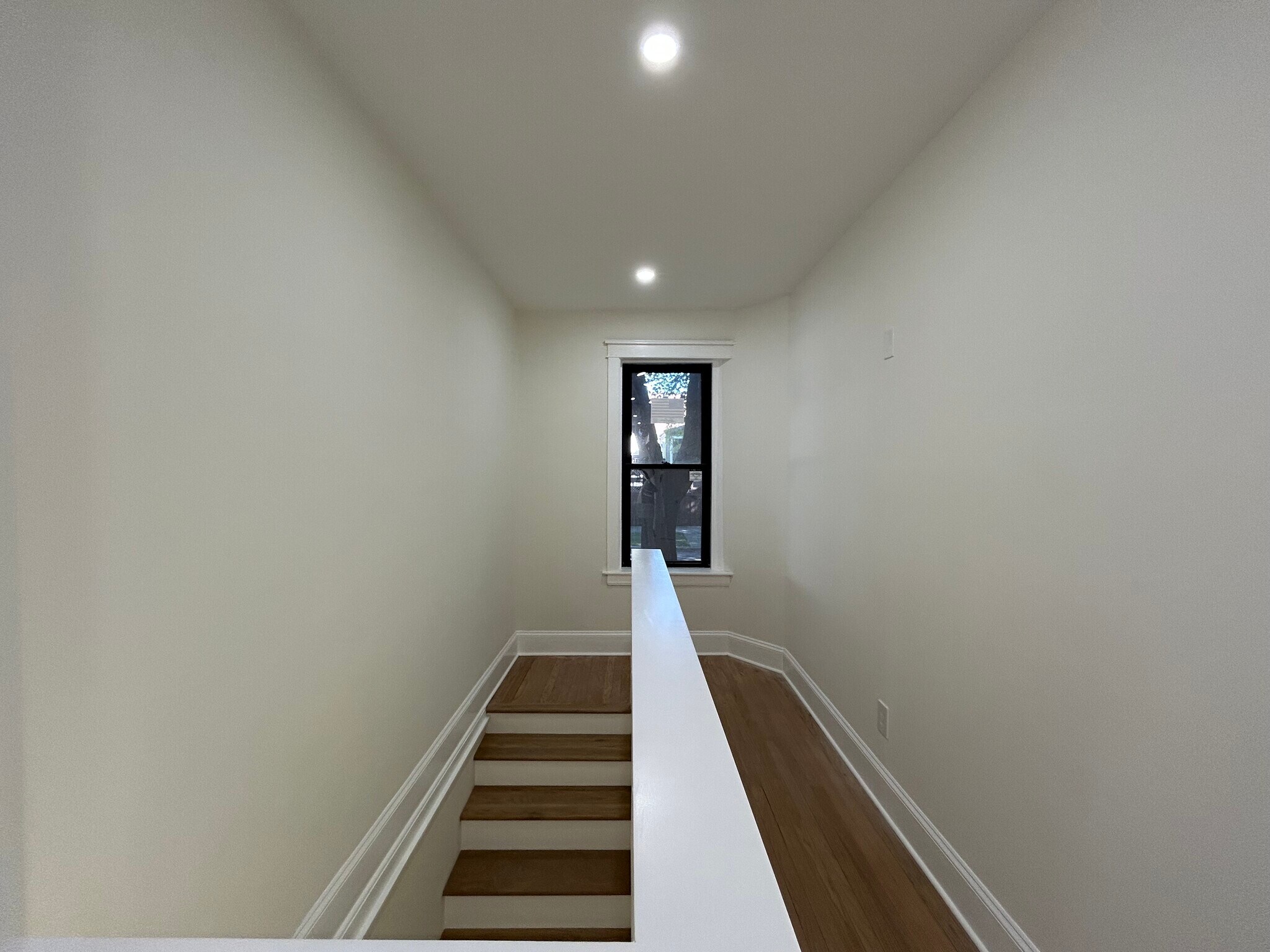 Building Photo - 4636 N Hamilton Ave