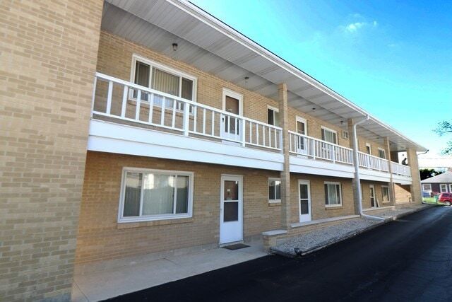 Building Photo - 220 Griffing Ave